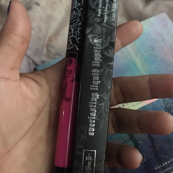 Authentic make up - Picture 3 of 3